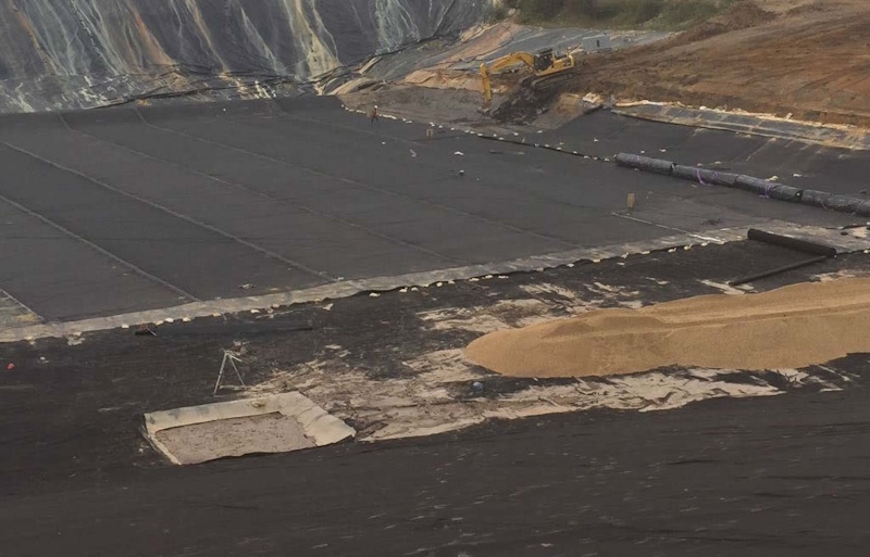 Lakes & Ponds Lining